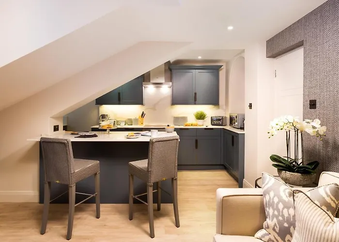 Lake View Loft Hotel *